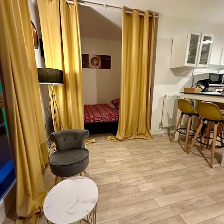 Résidence du Clos de l'Arche Torcy - Appartement de 34 m2, avec coin nuit, coin salon, coin cuisine, et parking privé souterrain - Idéal longs séjours Extérieur photo