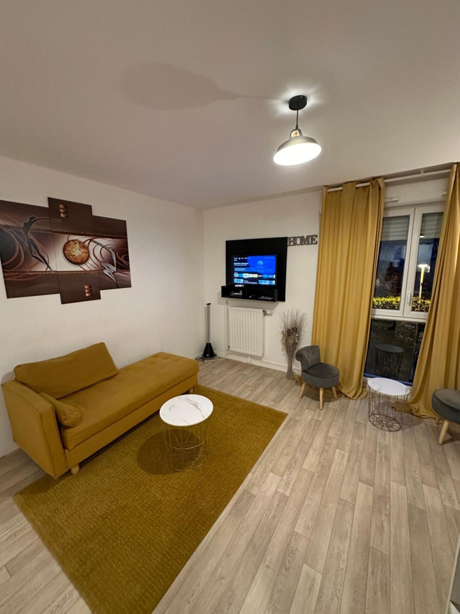 Résidence du Clos de l'Arche Torcy - Appartement de 34 m2, avec coin nuit, coin salon, coin cuisine, et parking privé souterrain - Idéal longs séjours Extérieur photo